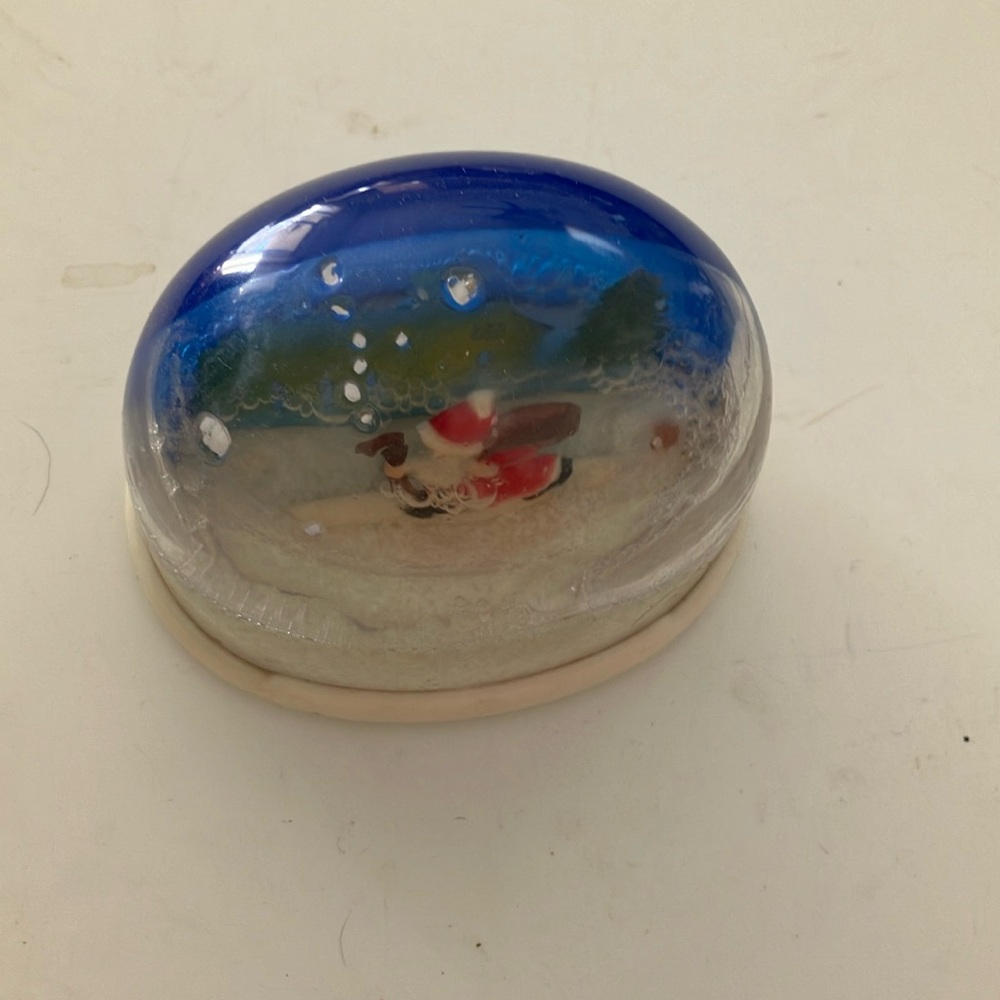 Santa snow globe